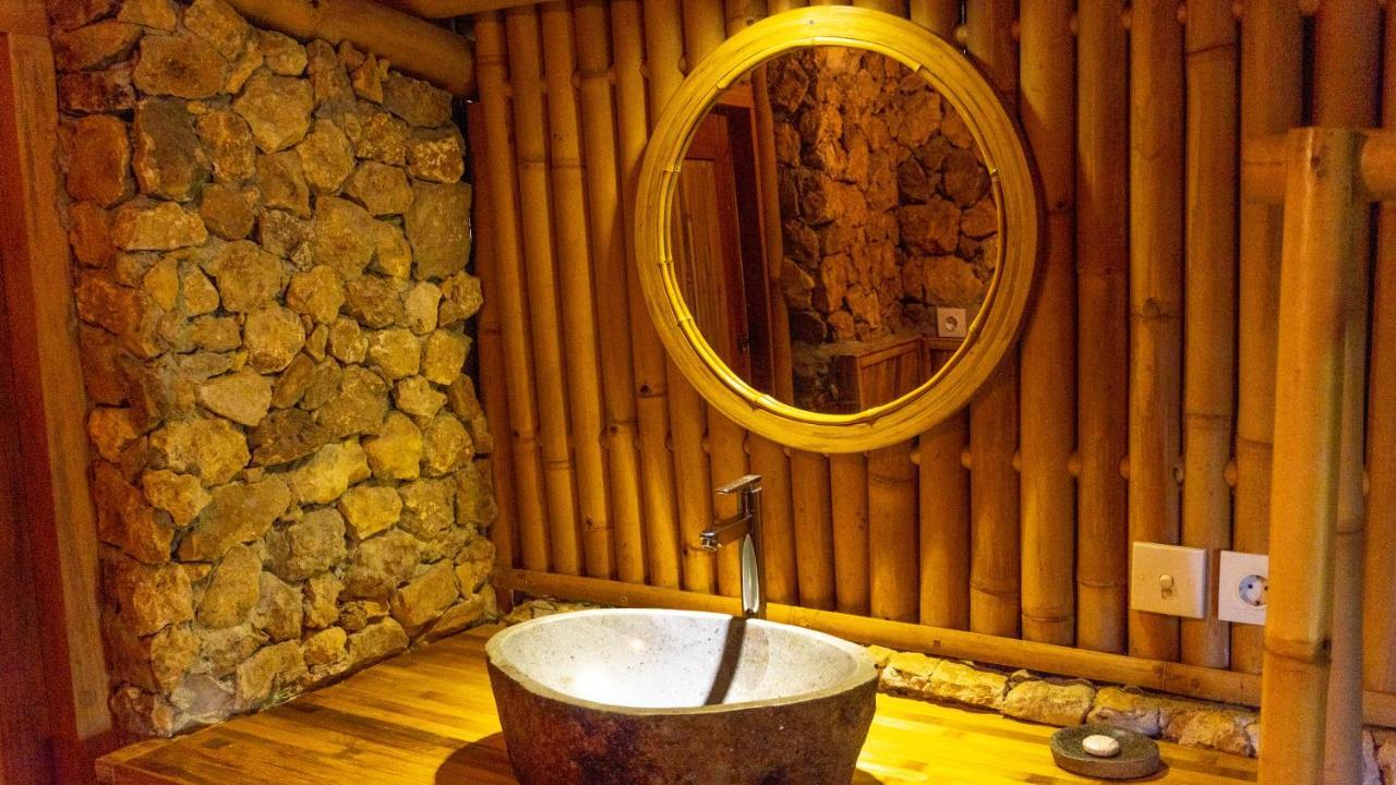 Elang Hillside Bamboo Villas Labuan Bajo Extérieur photo