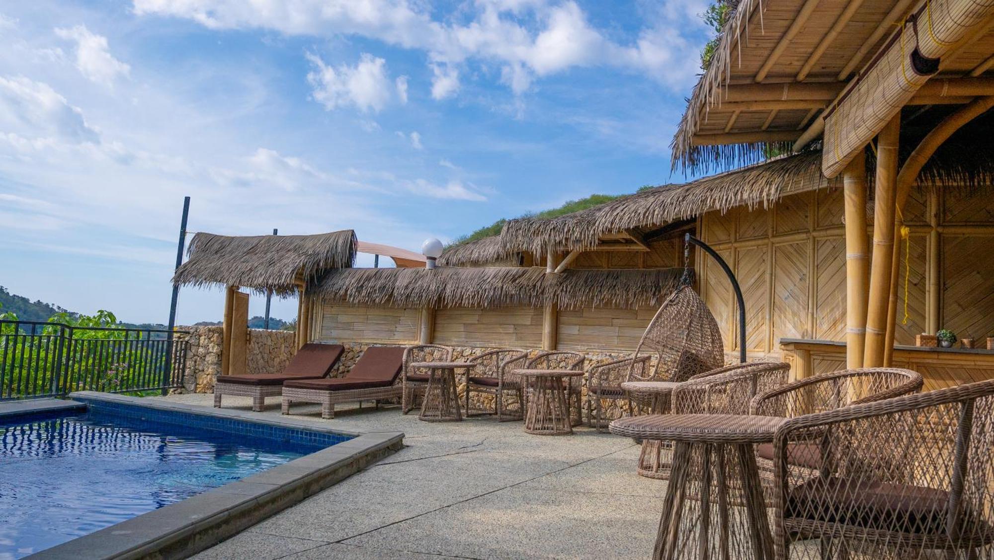 Elang Hillside Bamboo Villas Labuan Bajo Extérieur photo