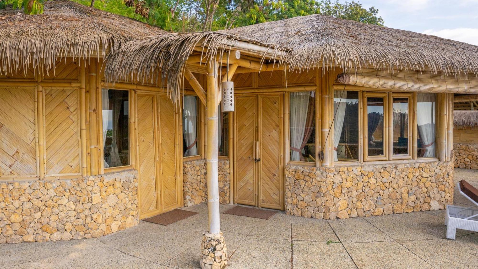 Elang Hillside Bamboo Villas Labuan Bajo Extérieur photo