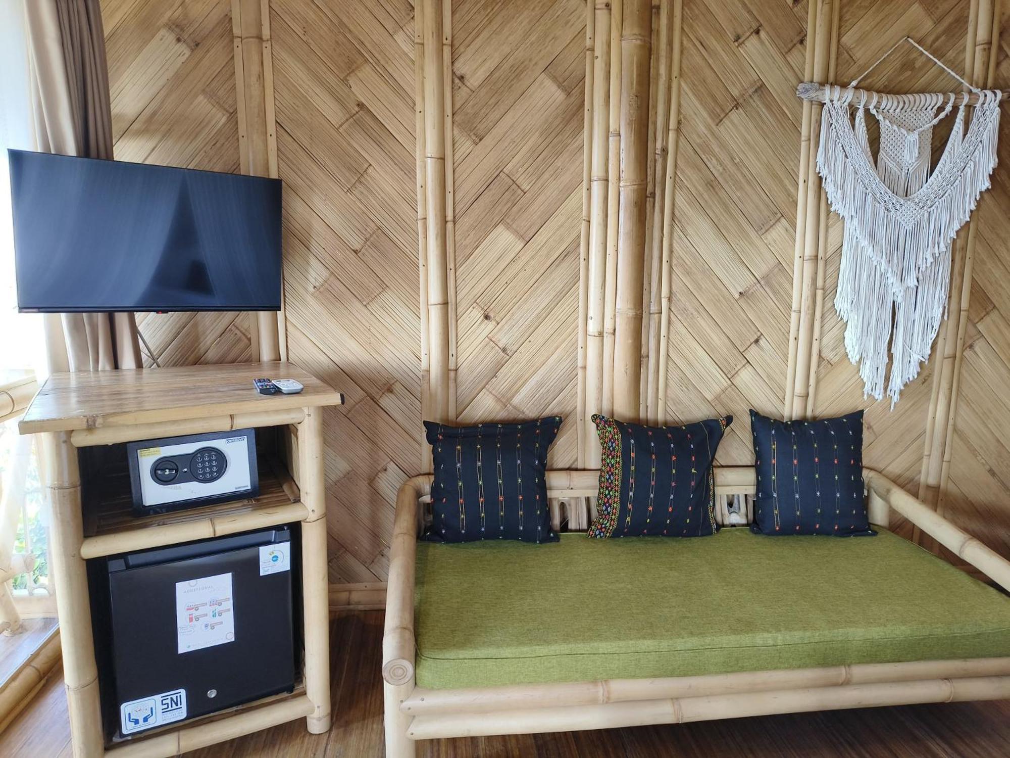 Elang Hillside Bamboo Villas Labuan Bajo Extérieur photo