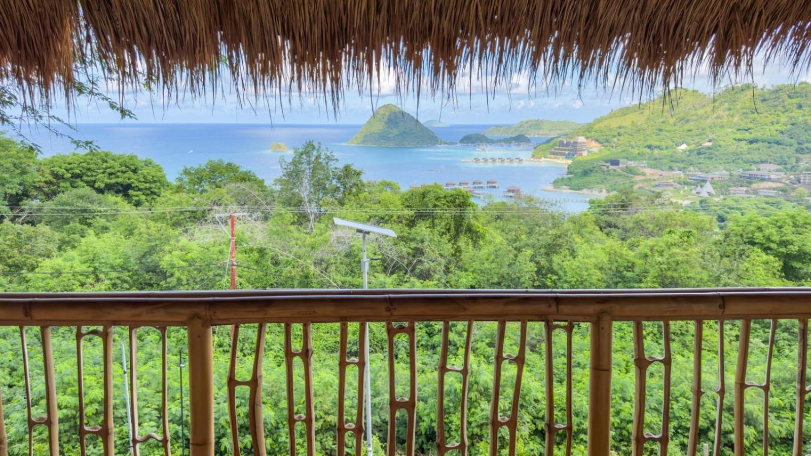 Elang Hillside Bamboo Villas Labuan Bajo Extérieur photo