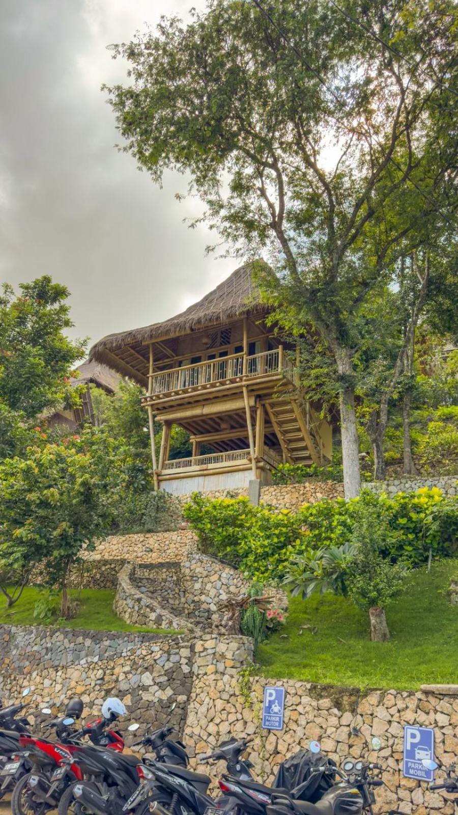 Elang Hillside Bamboo Villas Labuan Bajo Extérieur photo