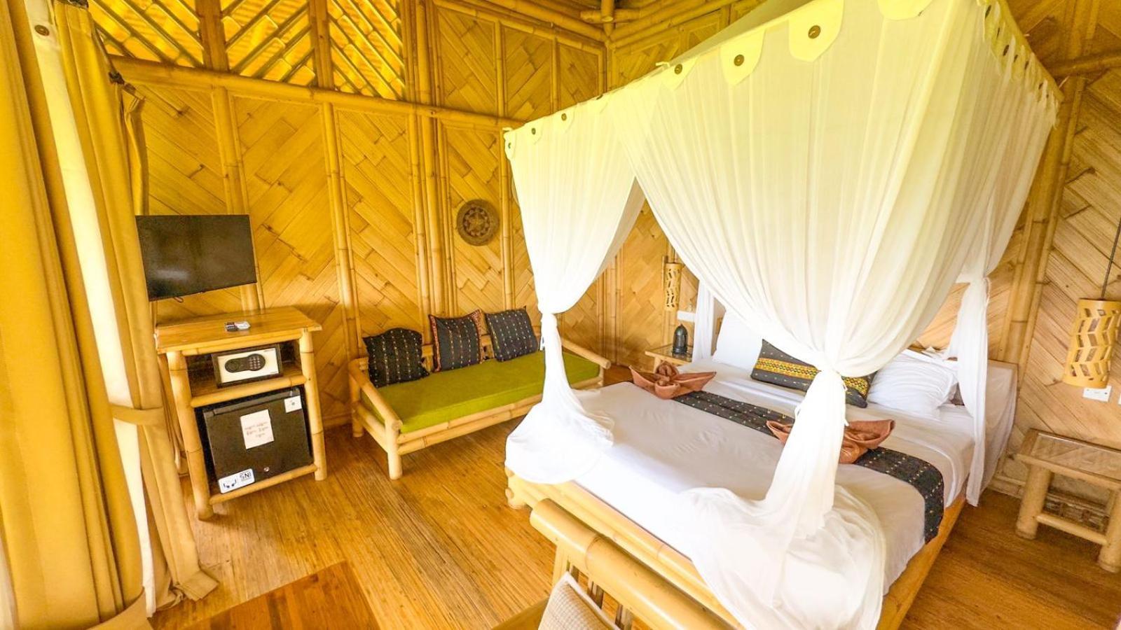 Elang Hillside Bamboo Villas Labuan Bajo Extérieur photo